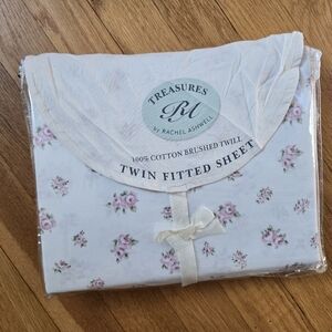TREASURES BY RAchel Ashwell White and Pink NEW twin  Floral Sheet Set Bedding